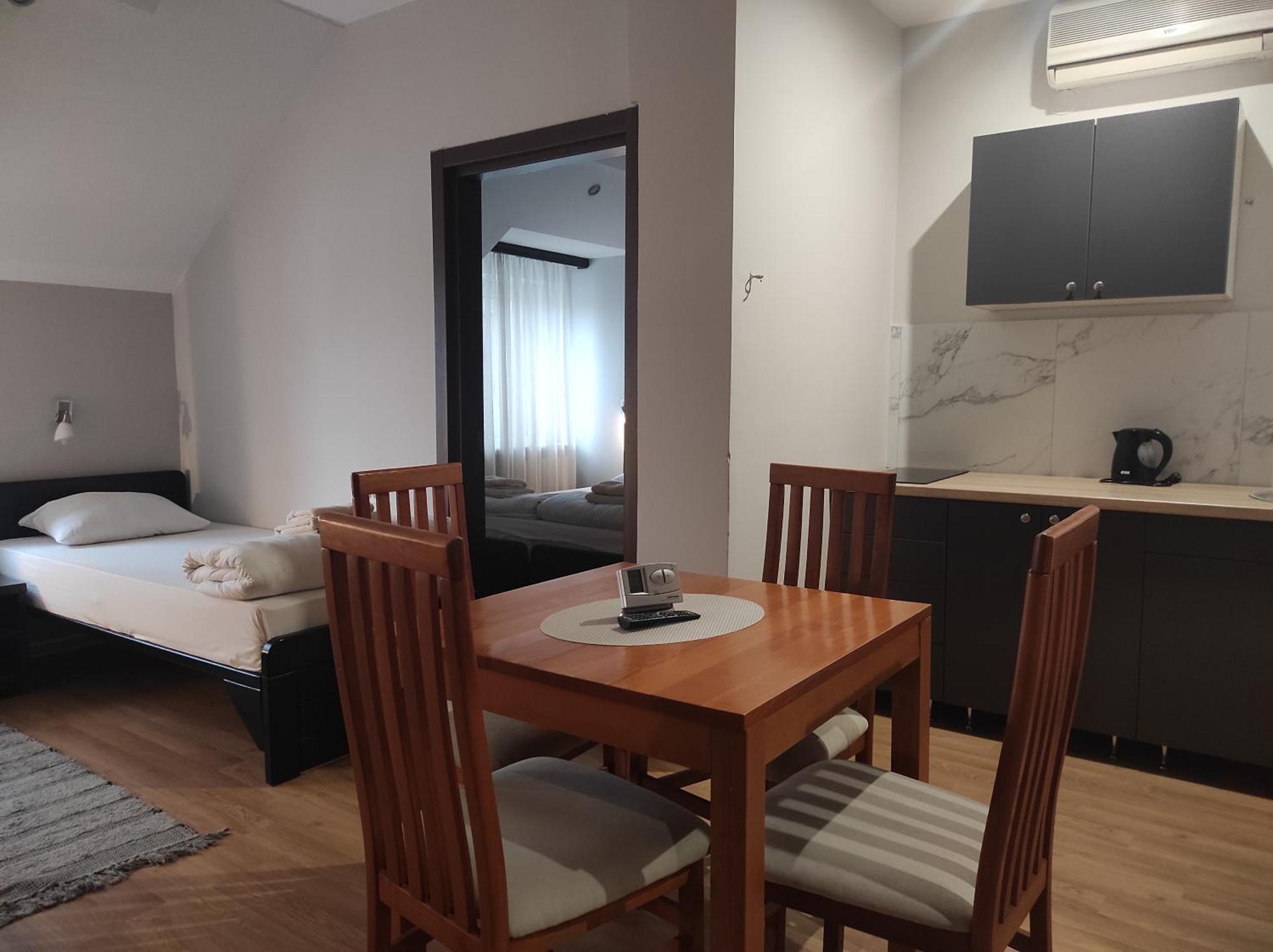 Apartments & Accommodation Stojic Novi Sad Room photo